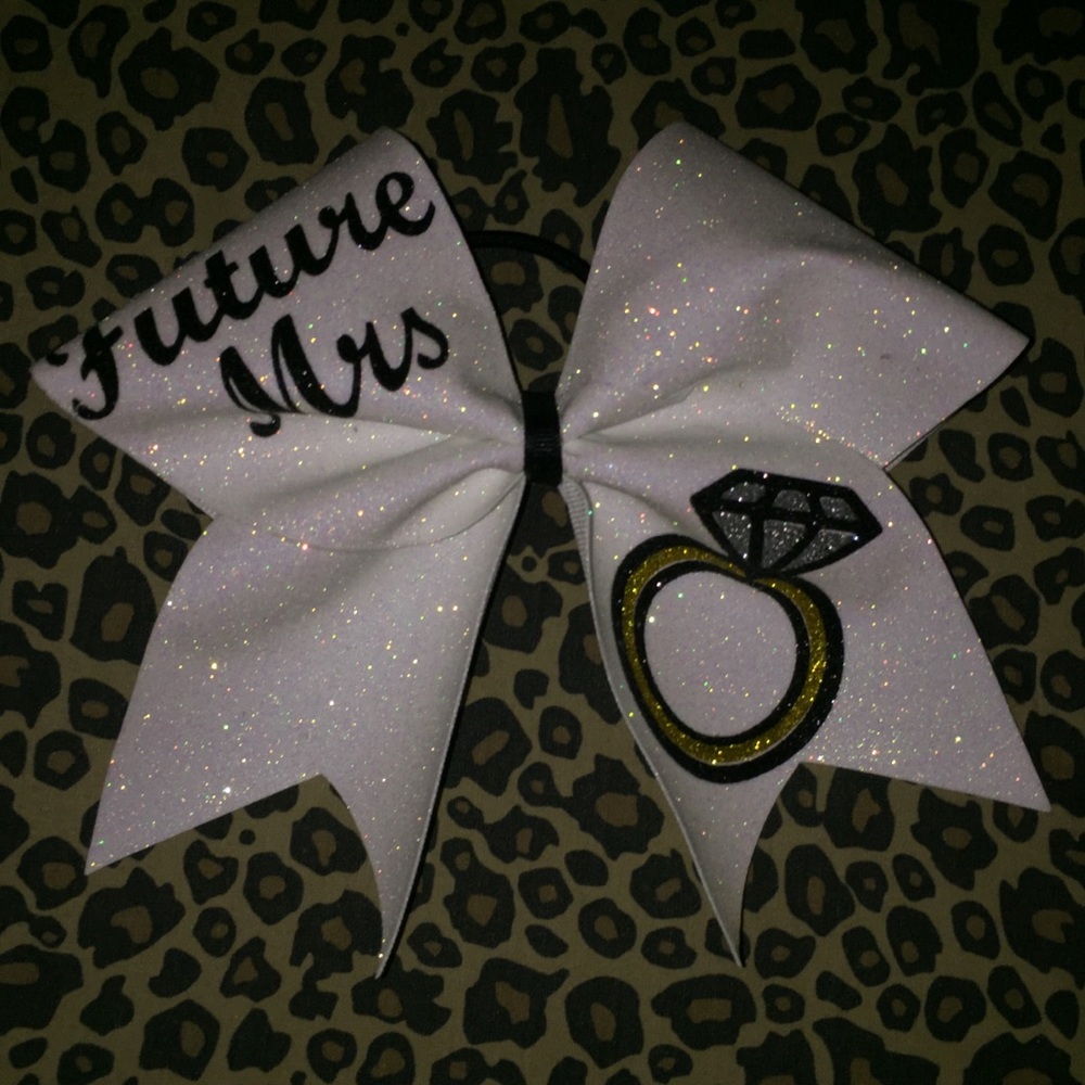 Cheer Bow